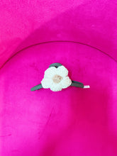 Load image into Gallery viewer, Daisy Hair Claw