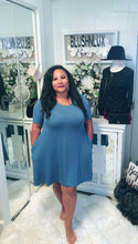 Load image into Gallery viewer, Nikki Midi Dress