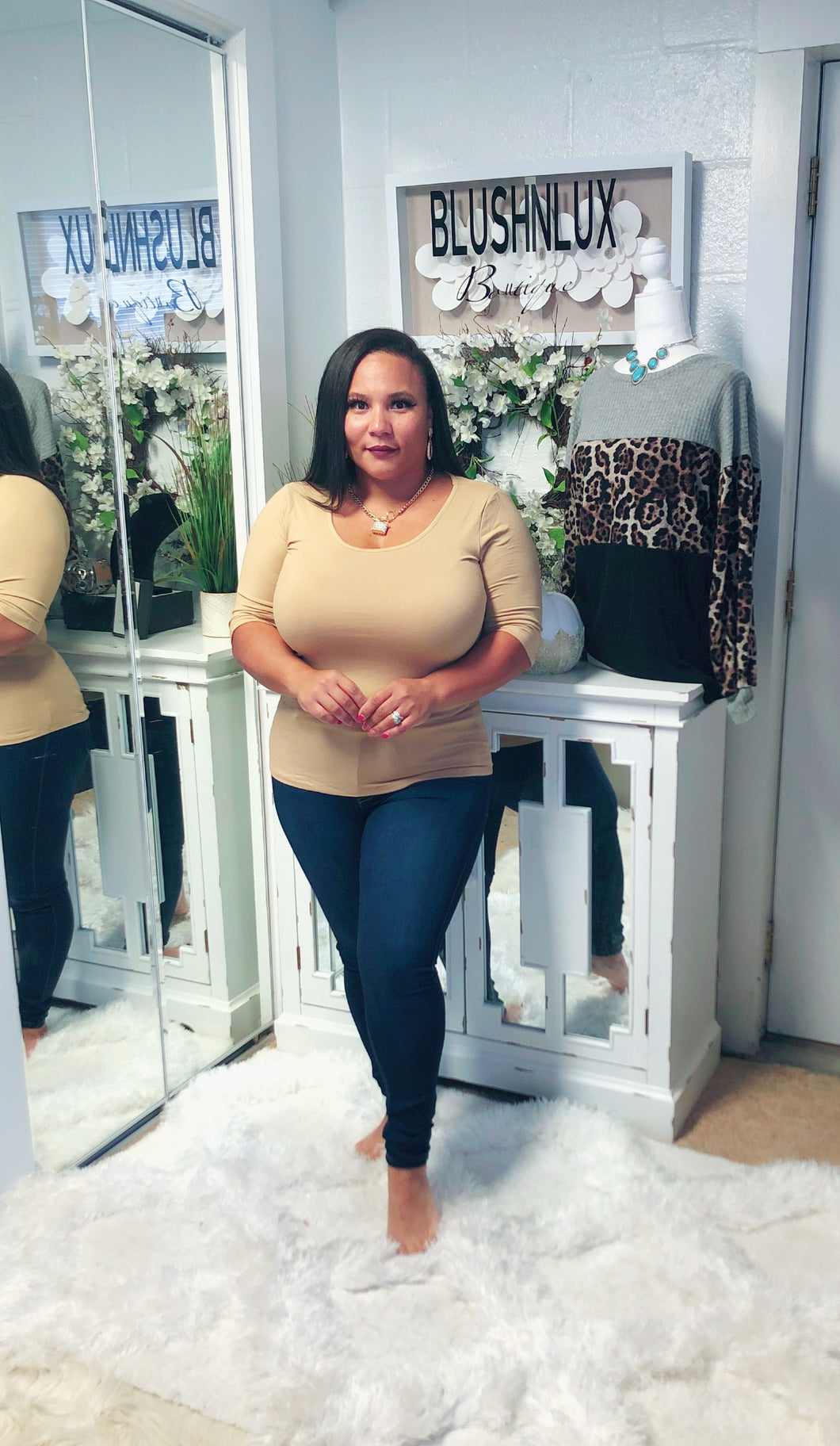 The White House Basic Top